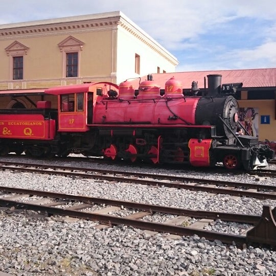 รูปภาพถ่ายที่ Estación de Tren Chimbacalle โดย Viko V. เมื่อ 1/31/2015