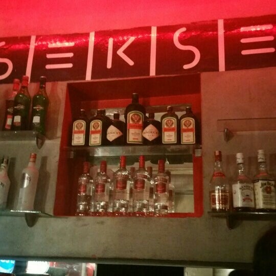 Foto tirada no(a) Seksek Cafe&amp;Bar por Pamir T. em 1/30/2016