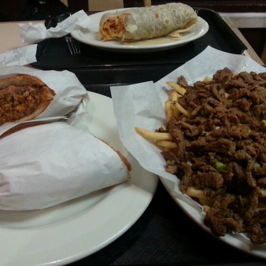 รูปภาพถ่ายที่ Habaneros Mexican Grill โดย Taki เมื่อ 1/24/2013