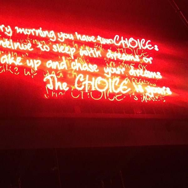 2/8/2015 tarihinde F.U.ziyaretçi tarafından The Choice Bistro &amp; Lounge'de çekilen fotoğraf
