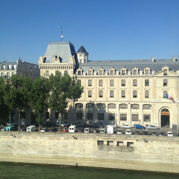 Photo taken at Hôtel Les Rives de Notre-Dame by Tosca D. on 9/5/2013