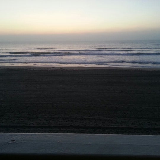 12/8/2012 tarihinde Aaron D.ziyaretçi tarafından Blue Sea Beach Hotel'de çekilen fotoğraf