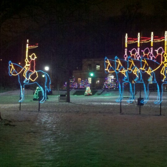1/5/2013에 Joe L.님이 Winter Festival Of Lights에서 찍은 사진