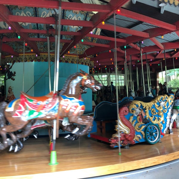 Foto scattata a Central Park Carousel da Hiroki I. il 8/27/2019