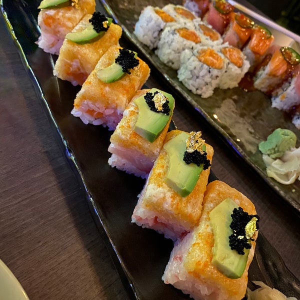 Foto tirada no(a) Shari Sushi Lounge por Mark C. em 3/6/2021