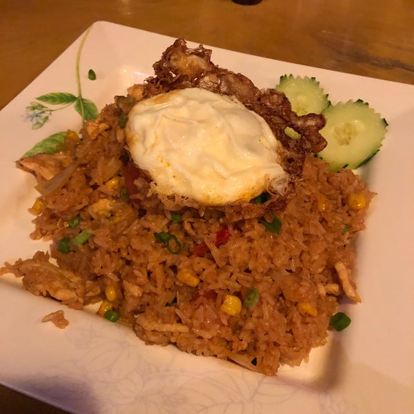 12/15/2019 tarihinde Mark C.ziyaretçi tarafından NaraDeva Thai Restaurant'de çekilen fotoğraf