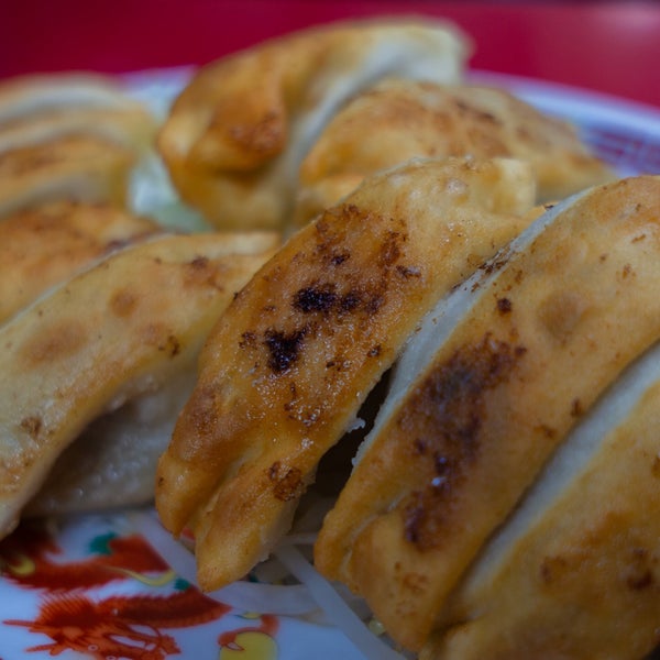 赤のれん 西駅店 Dumpling Restaurant