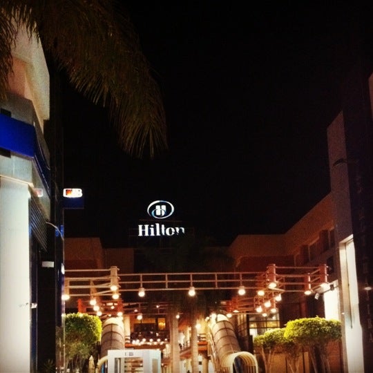 Photo taken at Hilton Alexandria Green Plaza by Lulu A. on 1/6/2013