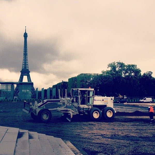 Avenue de la MottePicquet Road in Paris