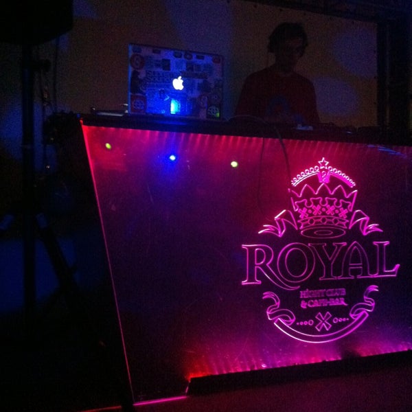 รูปภาพถ่ายที่ Royal Night Club โดย Денис Г. เมื่อ 5/25/2013