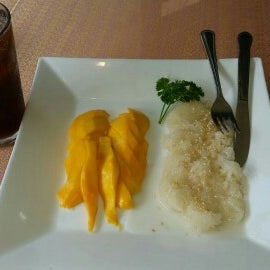 Mango Sticky Rice is good. :-)