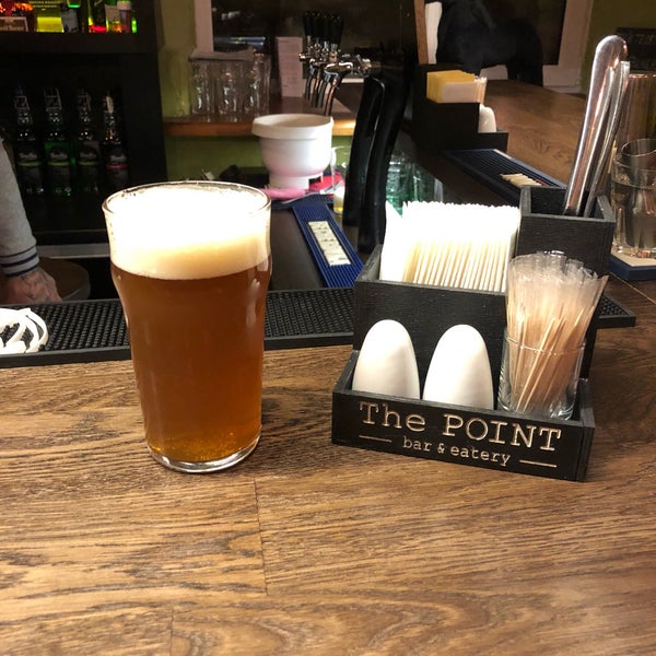 Foto tirada no(a) The Point Bar &amp; Eatery por Maksym B. em 1/30/2018