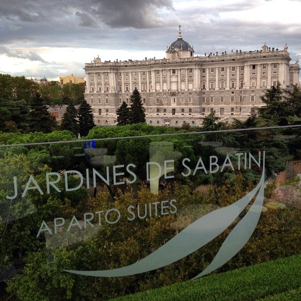 Das Foto wurde bei Apartosuites Jardines de Sabatini Madrid von Manolet D. am 9/16/2014 aufgenommen