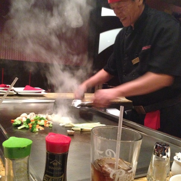 Foto diambil di Ohjah Japanese Steakhouse Sushi &amp; Hibachi oleh Eric V. pada 12/9/2013