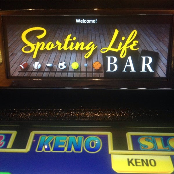 Foto tirada no(a) Sporting Life Bar por Eric V. em 10/23/2014