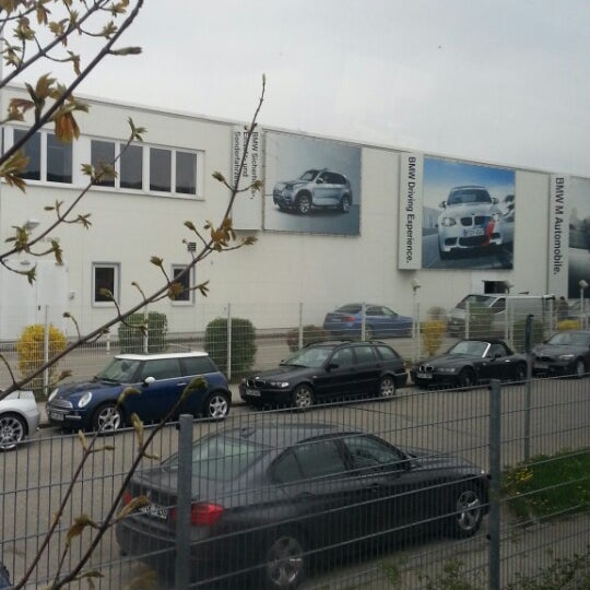 รูปภาพถ่ายที่ BMW M โดย Olli P. เมื่อ 4/29/2013