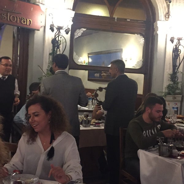Photo prise au Seviç Restoran par Deniz G. le10/8/2016