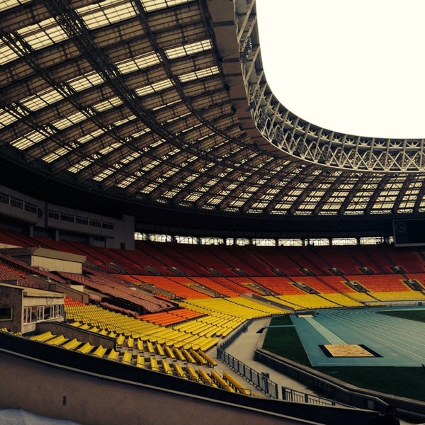 Luzhniki, metro istasyonu Sportivnaya 66