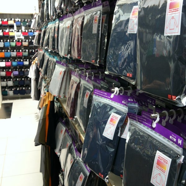 ユニクロ Clothing Store ユニクロ Clothing Store