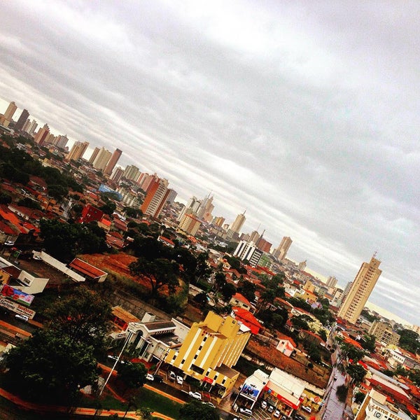 Das Foto wurde bei Parque do Povo von Edson F. am 7/14/2015 aufgenommen