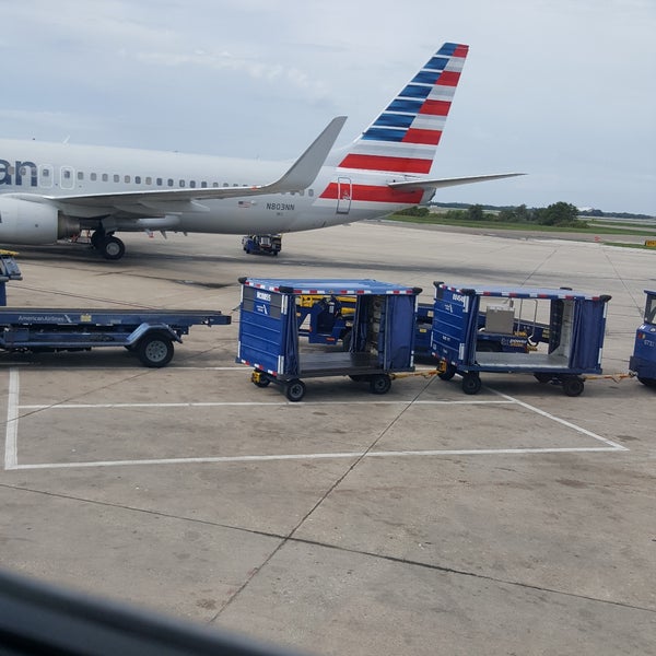 6/5/2017 tarihinde Landon E.ziyaretçi tarafından Orlando International Airport (MCO)'de çekilen fotoğraf