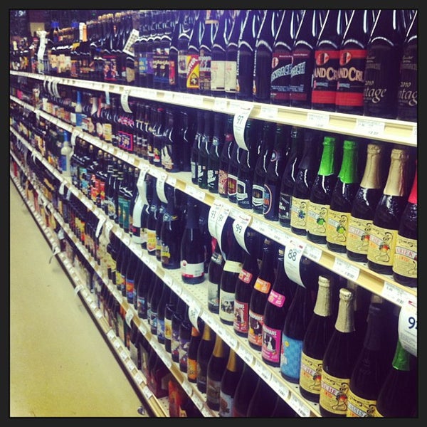 Binny's Beverage Depot Liquor Store in Chicago