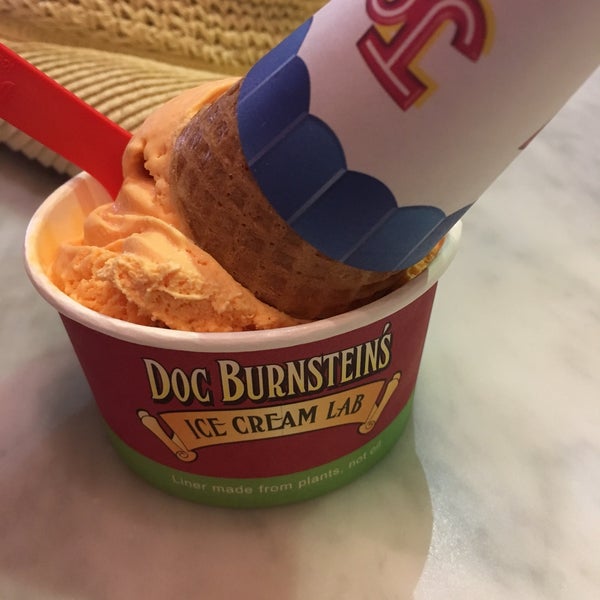 Foto tirada no(a) Doc Burnstein&#39;s Ice Cream Lab por Evangelia A. em 6/14/2018