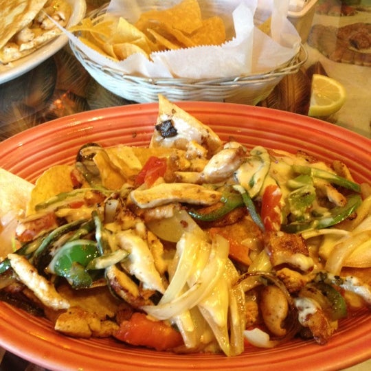 Das Foto wurde bei Hacienda Mexican Grill von Toxey M. am 11/9/2012 aufgenommen