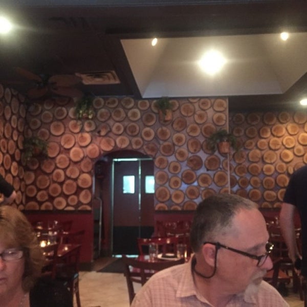 Das Foto wurde bei Costanera Restaurant von Dave W. am 6/24/2016 aufgenommen