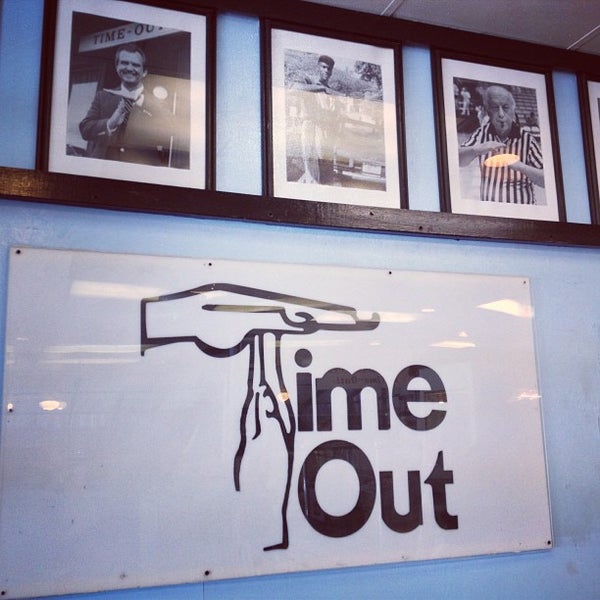 รูปภาพถ่ายที่ Time-Out Restaurant โดย Jeff M. เมื่อ 4/21/2013
