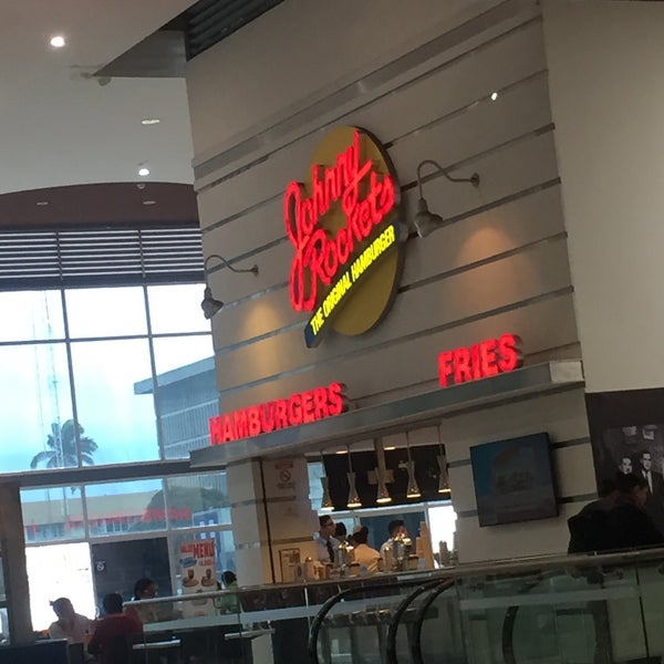 Food Court Universal - Patio de comidas en San José