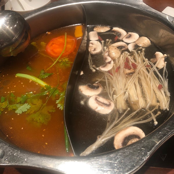Das Foto wurde bei Q Restaurant von Micaela R. am 12/9/2018 aufgenommen
