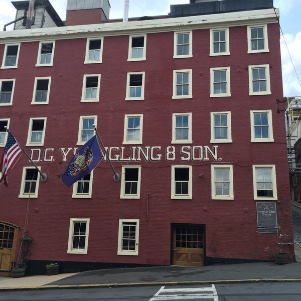 Photo taken at D.G. Yuengling and Son by Jason H. on 8/2/2016
