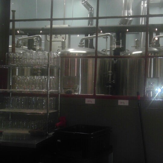 Foto tirada no(a) Chelsea Alehouse Brewery por Scott R. em 10/24/2013