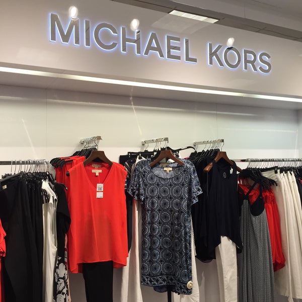 Michael kors 900 n michigan hot sale