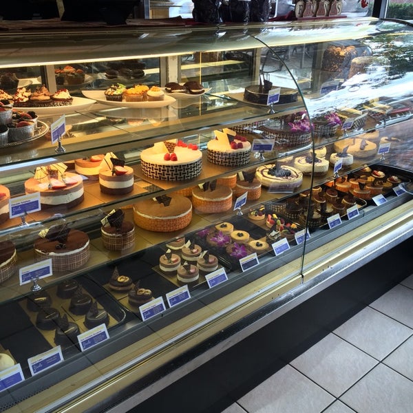 10/26/2014에 Jayant P.님이 Finale Desserterie &amp; Bakery에서 찍은 사진