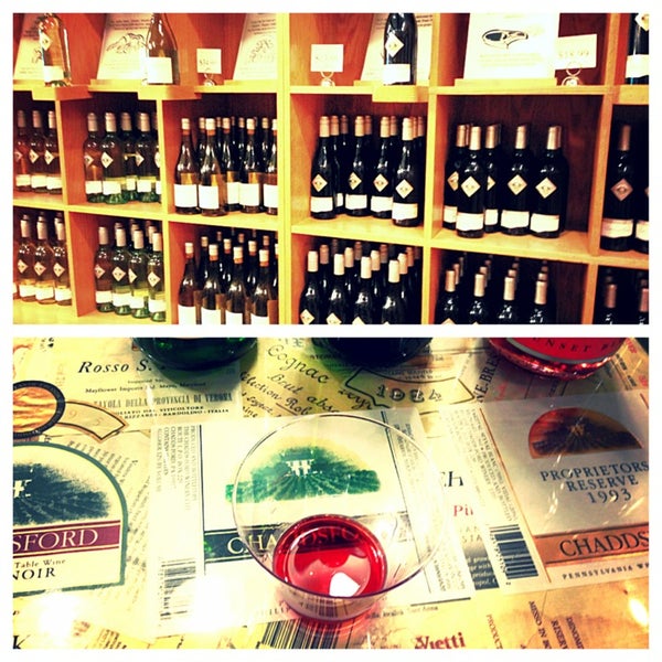 Photo taken at Chaddsford&#39;s Bottle Shop &amp; Tasting Room at Penn&#39;s Purchase by Adam J. W. on 8/4/2013