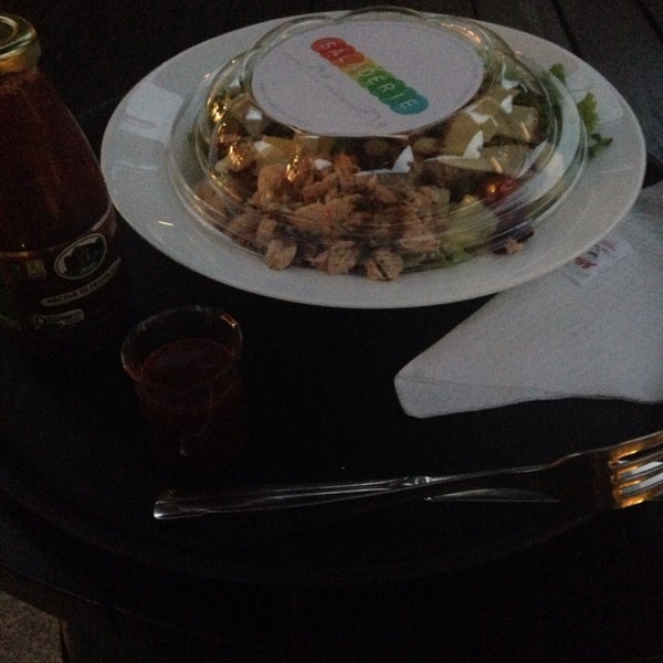 11/29/2013にDanninhhaa H.がSaladerie Gourmet Salad Barで撮った写真