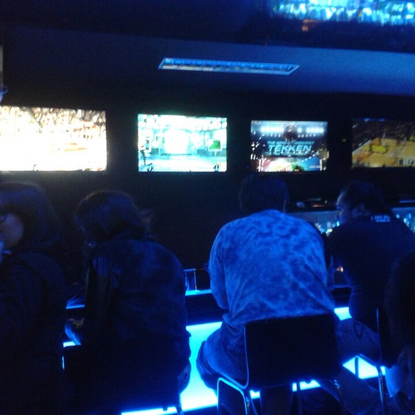 Das Foto wurde bei Imperium E-sports Bar and Video Game Lounge von Kaye am 1/26/2014 aufgenommen