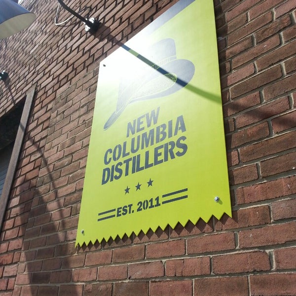Foto tirada no(a) New Columbia Distillers por Scott H. em 3/30/2013