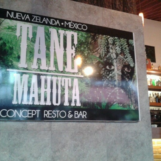 รูปภาพถ่ายที่ Tane Mahuta โดย A DaniElla L. เมื่อ 12/16/2012
