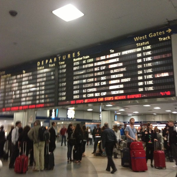 Foto tirada no(a) New York Penn Station por Cece em 5/13/2013