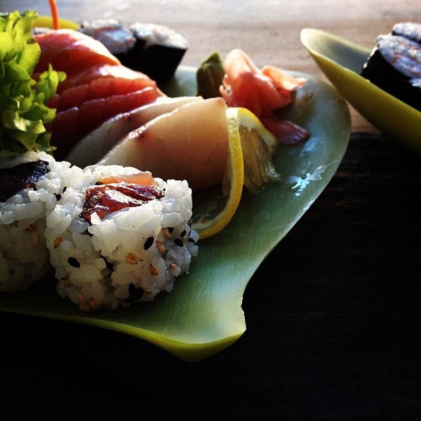 Foto tirada no(a) I Love Sushi por Valentina B. em 4/13/2013