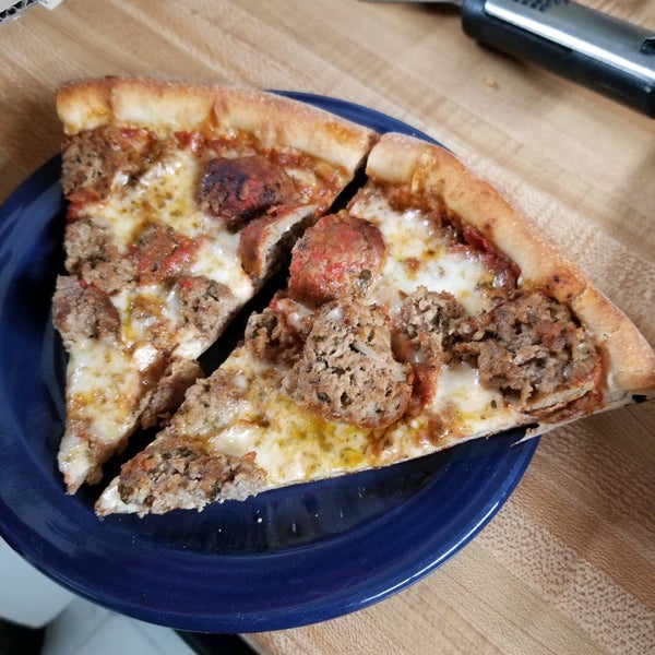 Photo taken at Creekside Pizza &amp; Taproom by A M. on 12/25/2020