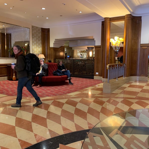 Das Foto wurde bei Hilton London Paddington von schalliol am 3/25/2019 aufgenommen