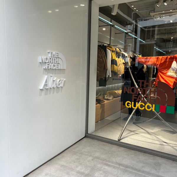 Photos at THE NORTH FACE ALTER - 北青山 
