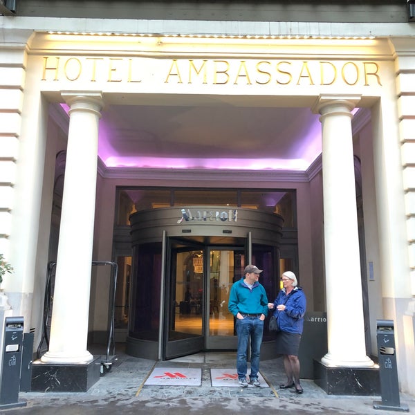 Foto tirada no(a) Paris Marriott Opera Ambassador Hotel por Hugh W. em 10/16/2019