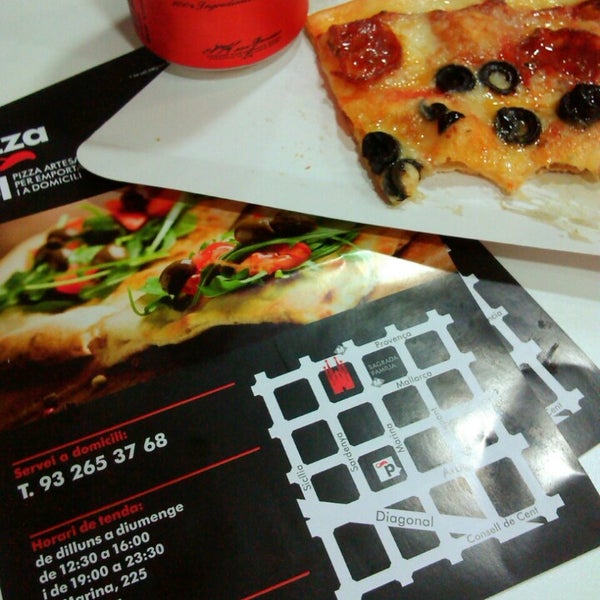 รูปภาพถ่ายที่ Pizza al Vol โดย Cristina La Pulga Asesina เมื่อ 7/16/2013