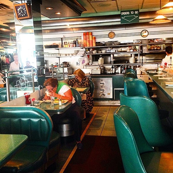 7/21/2014にZach L.がViand Cafeで撮った写真