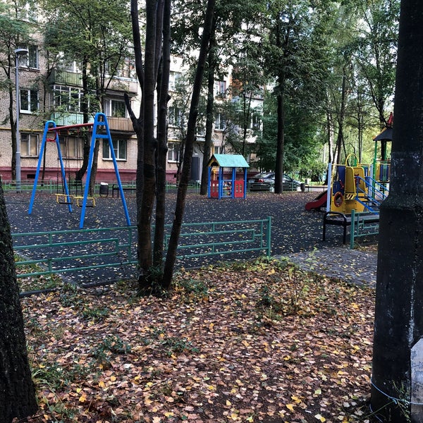 Фитнес ватутинки. Дом культуры Ватутинки. Ватутинки 90-х. Ватутинки знак.